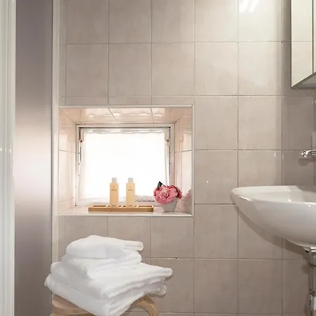 Apartament Massaresc